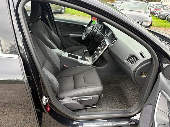 Volvo V60 9 of 14