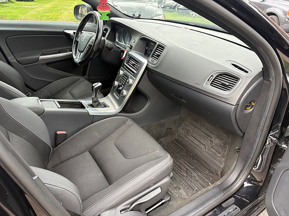 Volvo V60 13 of 14
