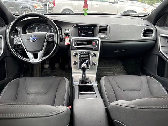 Volvo V60 14 of 14