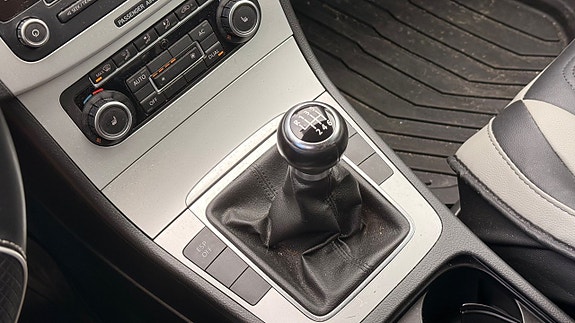 Volkswagen Passat 18 of 26