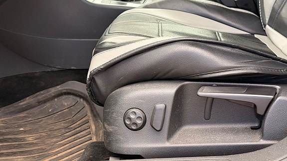 Volkswagen Passat 11 of 26