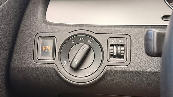 Volkswagen Passat 12 of 26