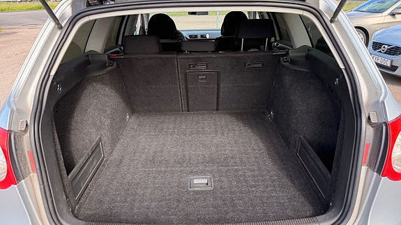 Volkswagen Passat 25 of 26