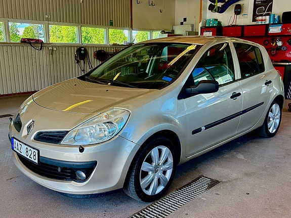 Renault Clio 3 of 5