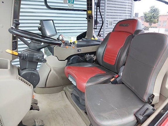Case IH Optum 300CVX 10 of 10