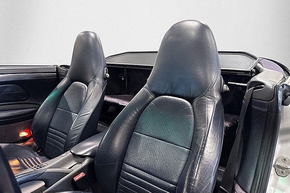 Porsche 911 18 of 30