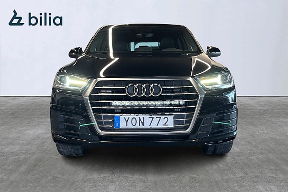 Audi Q7 3 of 5