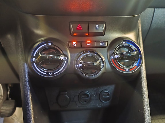 Peugeot 208 14 of 17