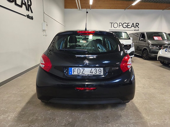 Peugeot 208 5 of 5
