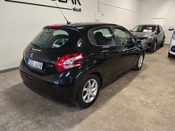 Peugeot 208 6 of 17