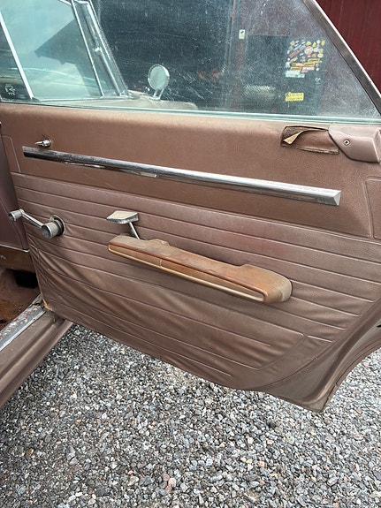 Chrysler Town & Country 23 of 29