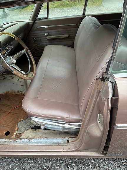 Chrysler Town & Country 29 of 29