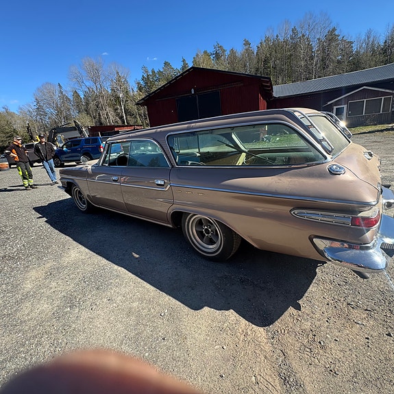 Chrysler Town & Country 5 of 29