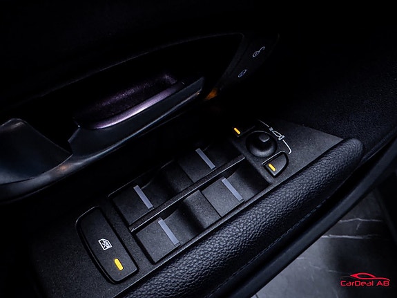 Land Rover Range Rover Evoque 27 of 27