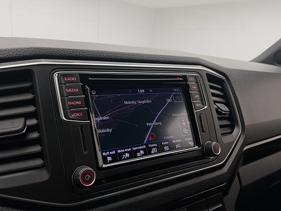 Volkswagen Amarok 25 of 30