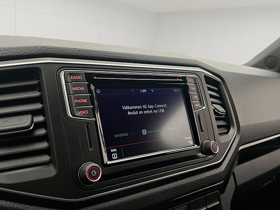 Volkswagen Amarok 24 of 30