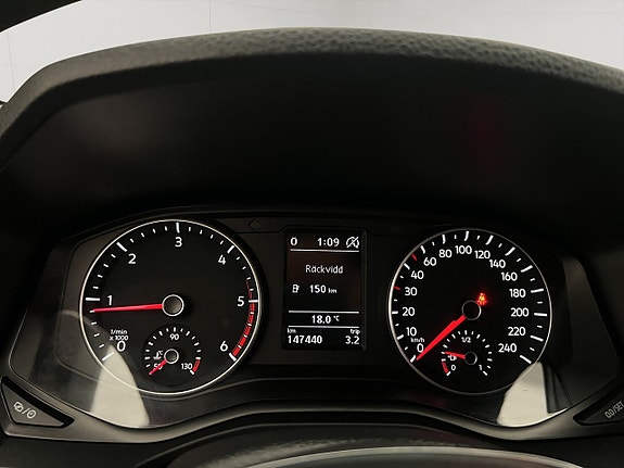 Volkswagen Amarok 19 of 30