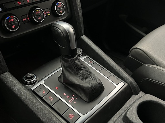 Volkswagen Amarok 27 of 30