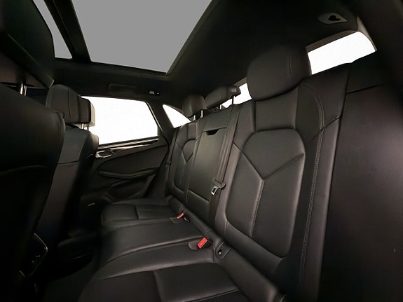 Porsche Macan S 30 of 30