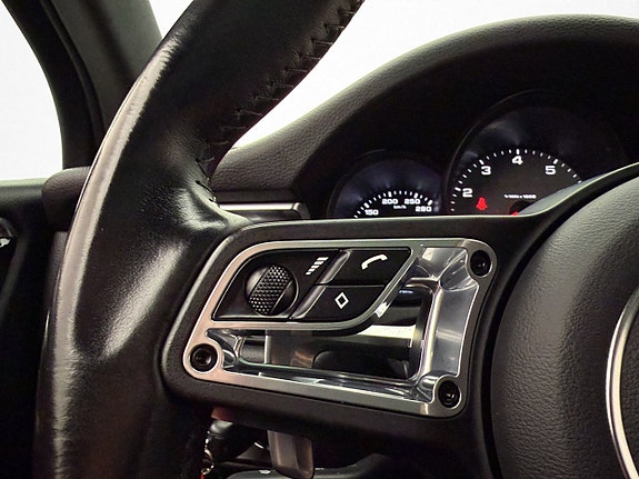 Porsche Macan S 19 of 30