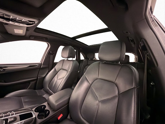 Porsche Macan S 12 of 30