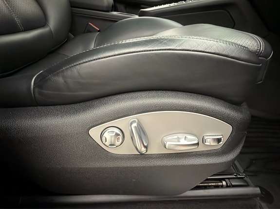 Porsche Macan S 27 of 30