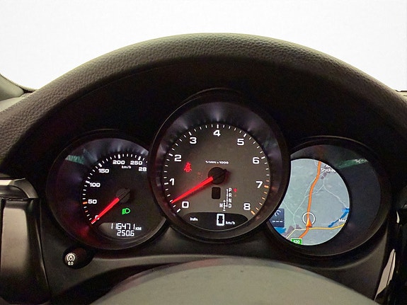 Porsche Macan S 21 of 30