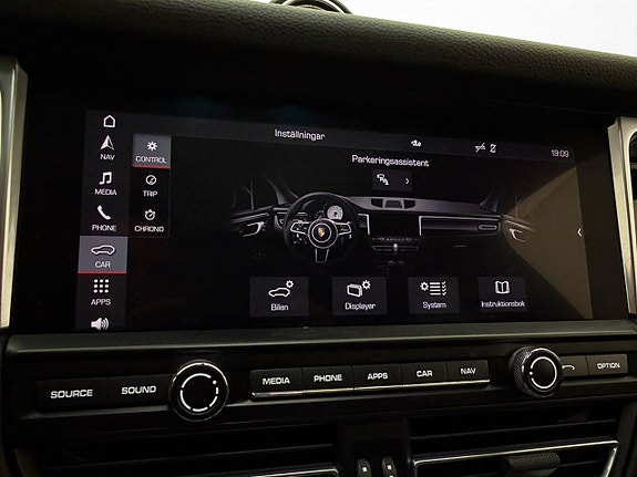 Porsche Macan S 25 of 30