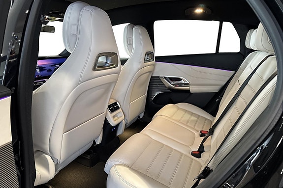 Mercedes-Benz GLC400 12 of 17