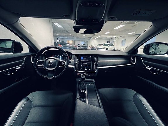 Volvo V90 Cross Country 8 of 27