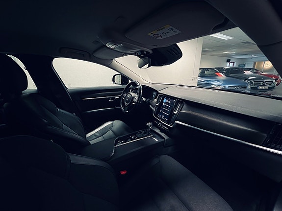 Volvo V90 Cross Country 11 of 27