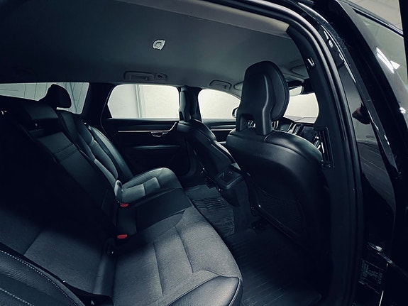 Volvo V90 Cross Country 16 of 27