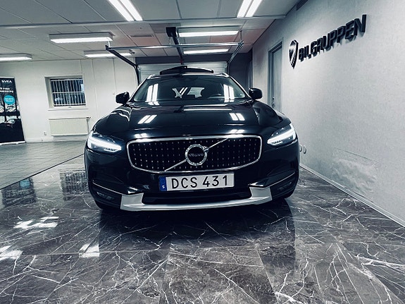 Volvo V90 Cross Country 7 of 27