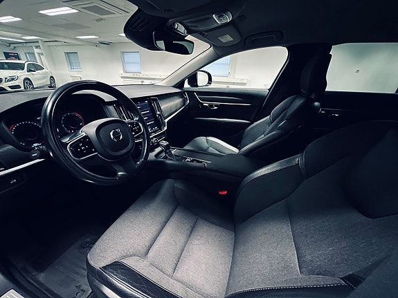Volvo V90 Cross Country 13 of 27