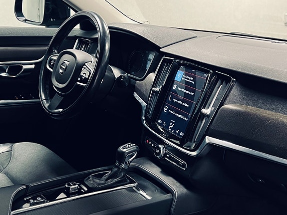 Volvo V90 Cross Country 12 of 27
