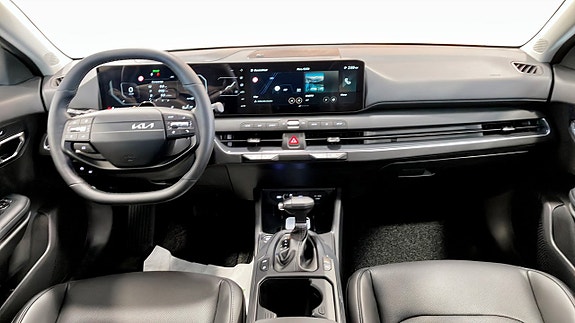 Kia K4 4 of 5