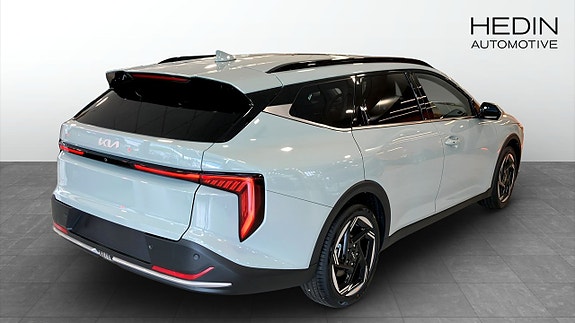 Kia K4 2 of 5
