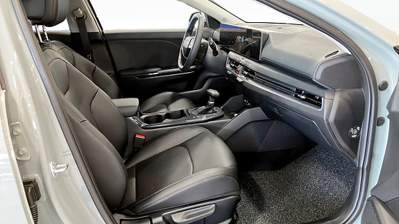 Kia K4 3 of 5