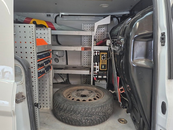 Ford Transit Connect 8 of 15