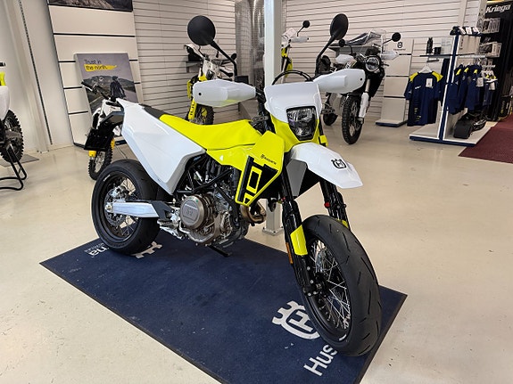 Husqvarna 701 Supermoto 2 of 2