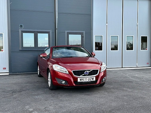 Volvo C70 2 of 5