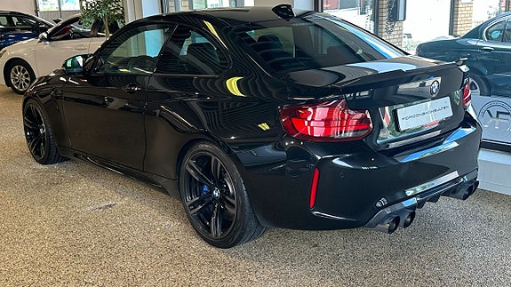 BMW M2 2 of 5