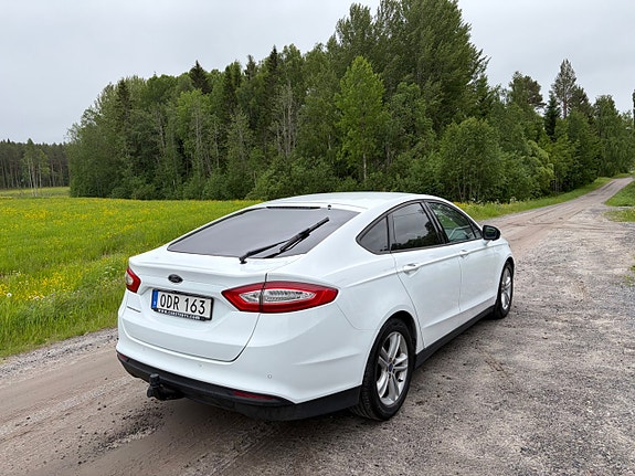 Ford Mondeo 2 of 5