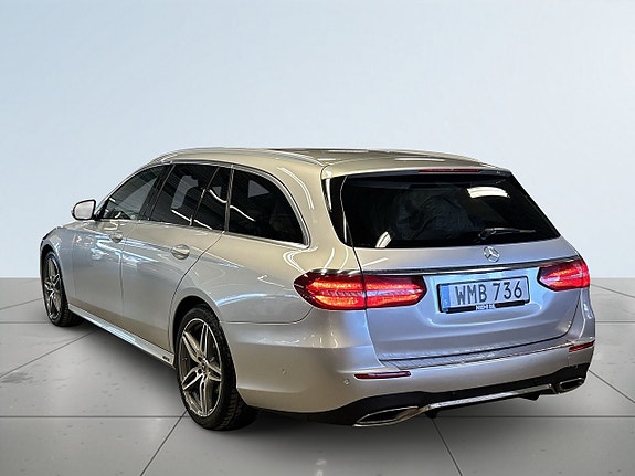 Mercedes-Benz E220 5 of 5
