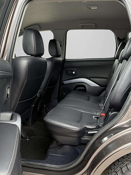 Mitsubishi Outlander 19 of 23