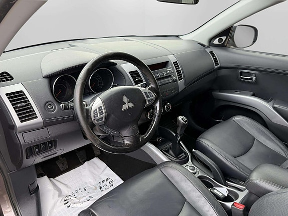 Mitsubishi Outlander 14 of 23