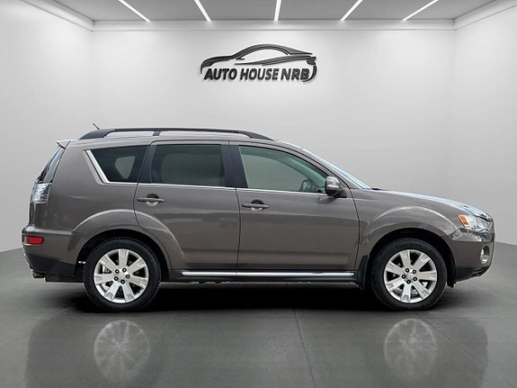 Mitsubishi Outlander 12 of 23