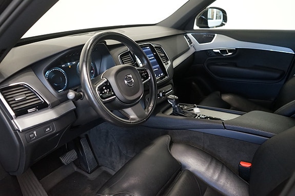 Volvo XC90 6 of 10