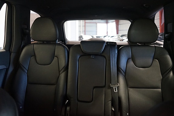 Volvo XC90 8 of 10