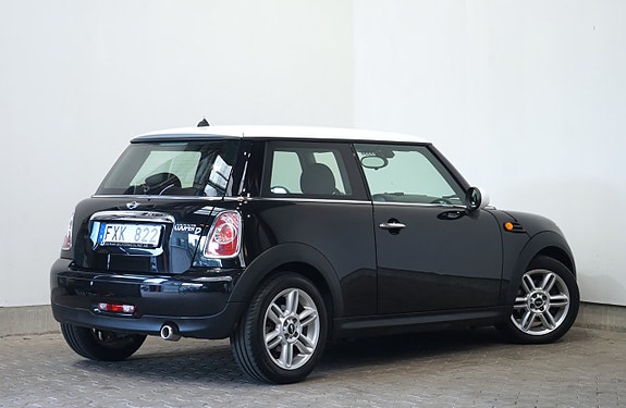MINI Cooper 4 of 5